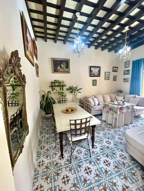 Gatu Casa Lola , " Preferente Mayores De 25 Anos Y Familias " El Puerto de Santa María Exterior foto